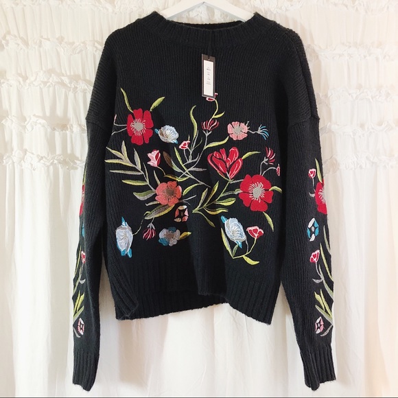 Romeo & Juliet Couture Floral Sweater - Picture 2 of 5
